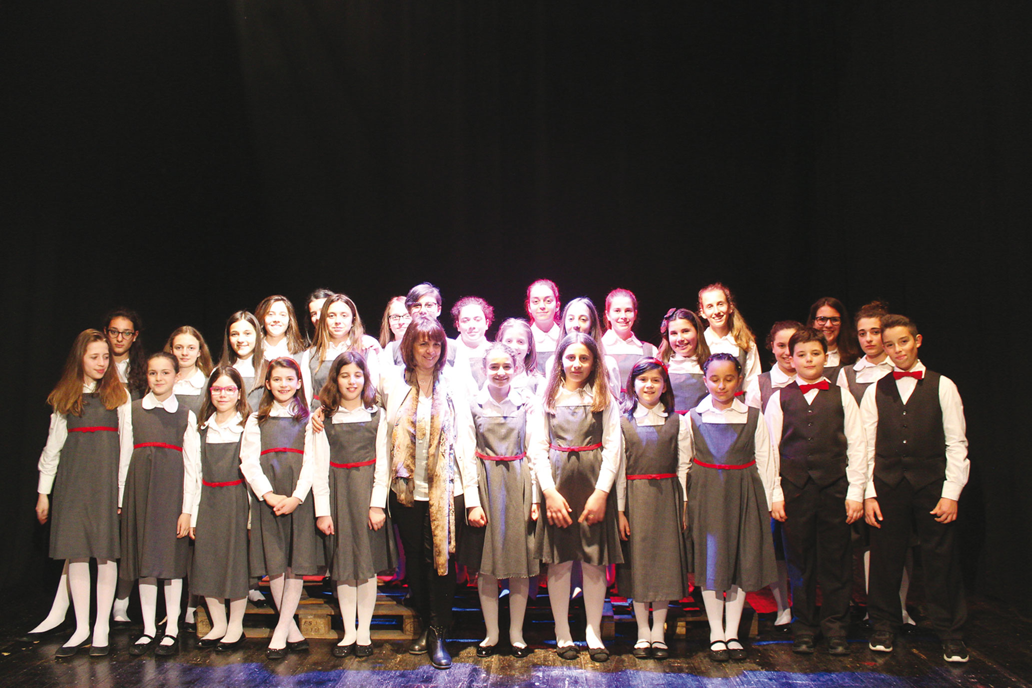 Il Coro Farnesiano di Piacenza canta il Jingle di Mariarosa
