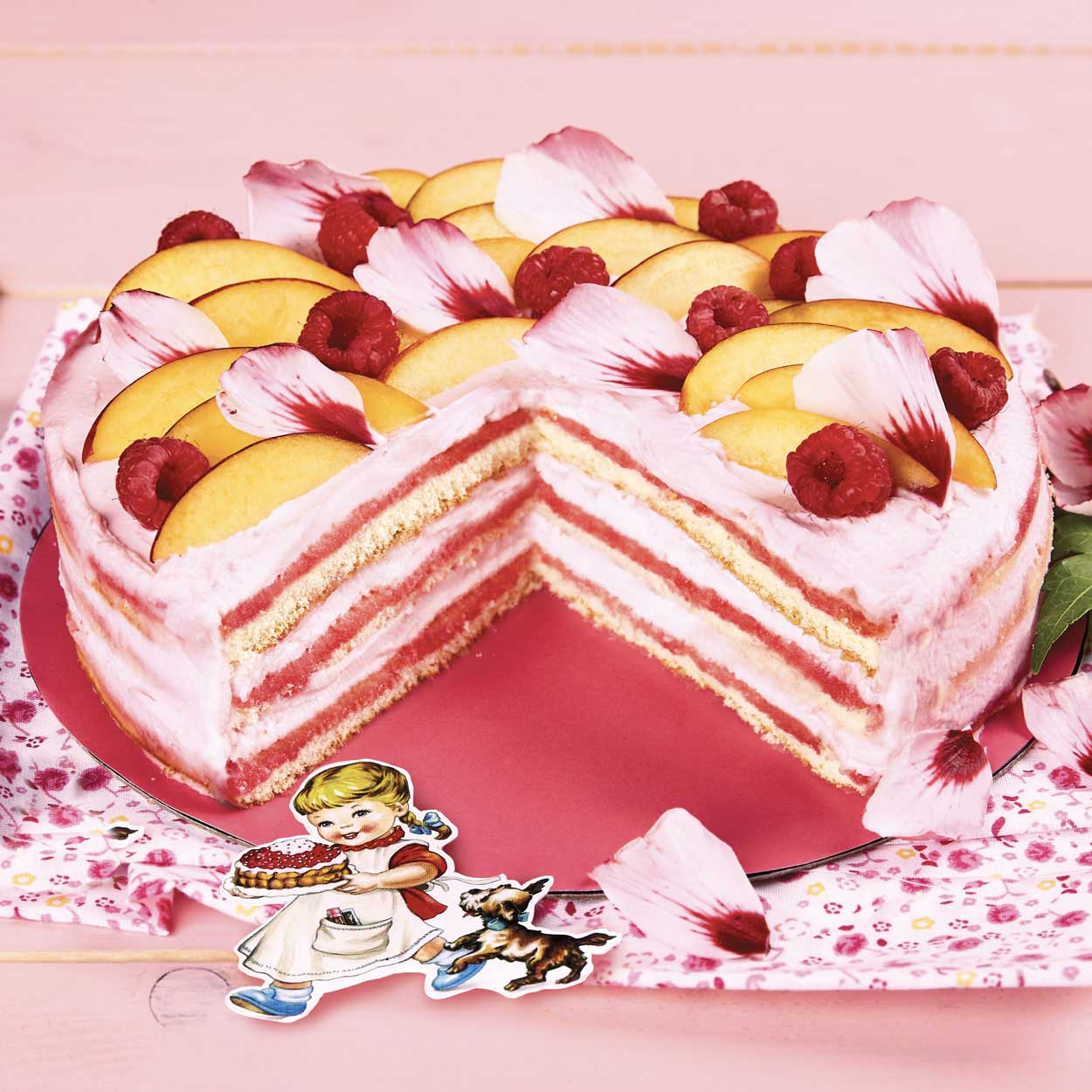 Torta con crema al burro, meringata e pesche