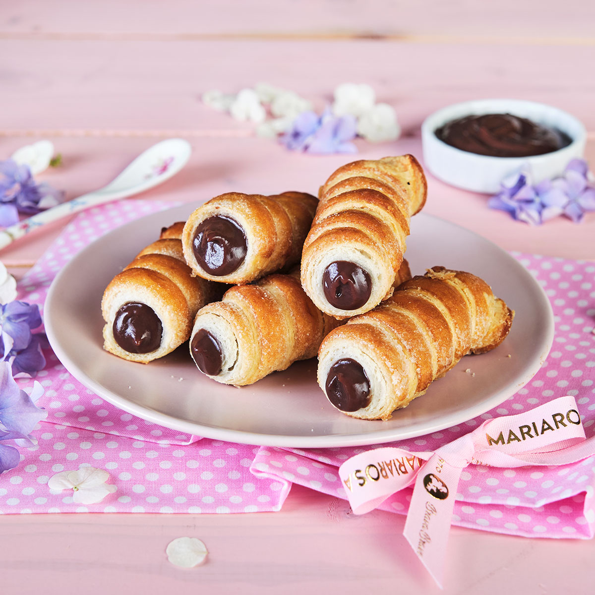 Cannoncini con crema al cacao