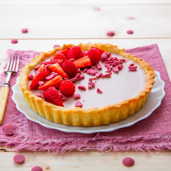 Tartellette di frolla con panna cotta al cioccolato Ruby