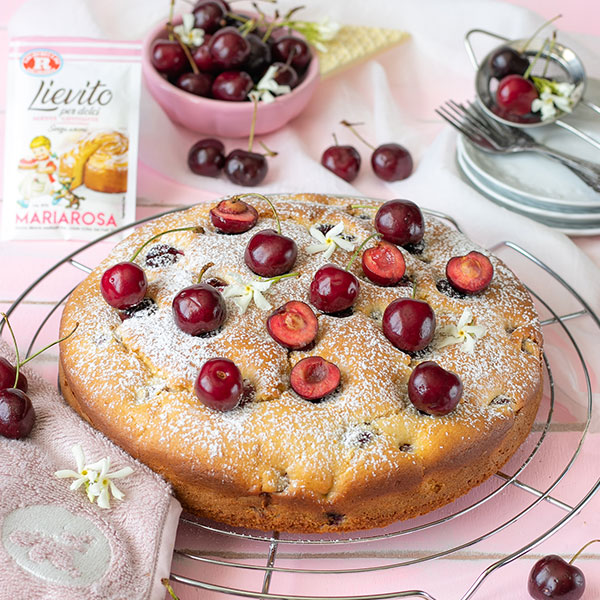 Torta soffice alle ciliegie e ricotta
