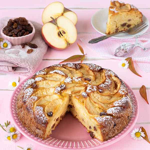 Torta di mele e uvetta