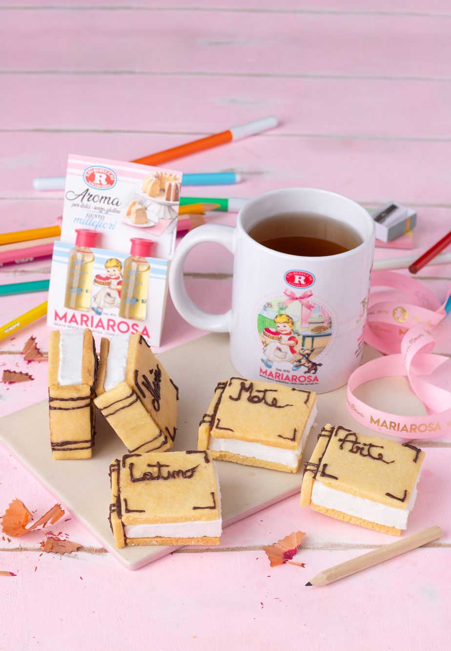 Dolci libretti di pasta frolla