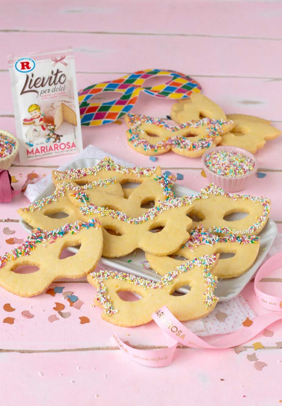 Dolci mascherine di pasta frolla