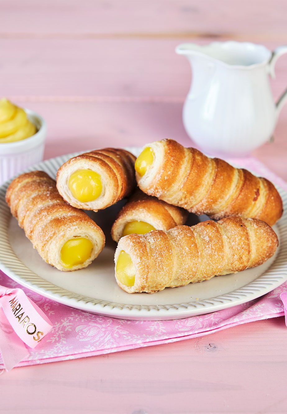 Cannoncini con crema Novolina